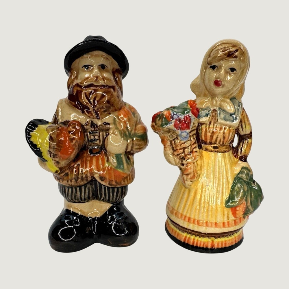 Vintage Ceramic Pilgrim Man & Woman Salt & Pepper Shakers Set Thanksgiving Decor